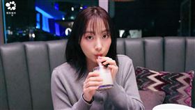 「河大叔」朝聖「饗 A Joy」爽嗑牛肉麵　河智媛霸喊「好呷」（業配勿用）