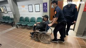 九州集團，貪汙，林明佐，交保撤銷，第三度開庭，延押兩個月，輪椅，(圖／記者林意筑拍攝)