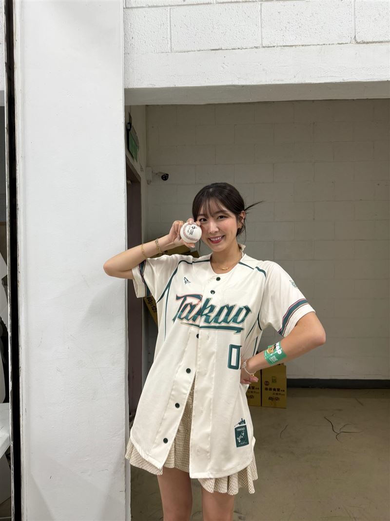 安芝儇近日特地前往新莊替雄鷹應援。（圖／翻攝自wlgus2qh IG）
