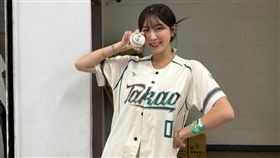 安芝儇近日特地前往新莊替雄鷹應援。（圖／翻攝自wlgus2qh IG）