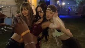 BLACKPINK三位成員開心合照。（翻攝ROSÉ IG）