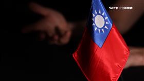 賴卓稅外交1800，台灣國旗。