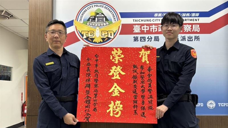 學霸警考上警大！文昌廟還願：有拜有保庇