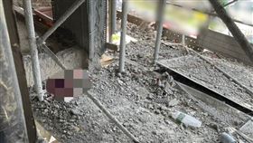 台中工人0防護爬9樓鷹架！突踩空墜落死亡