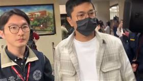 李孝亮等人，晚間陸續抵達北檢進行偵訊。（圖／翻攝畫面）