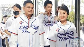 盧秀燕（右1）不時與在地藍委聚會，掌握反罷狀態。