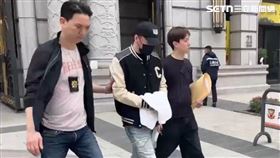 ▲警方逮捕竹聯幫明仁會前會長「京奎」林立騰，並查獲依托咪酯分裝場。（圖／翻攝畫面）