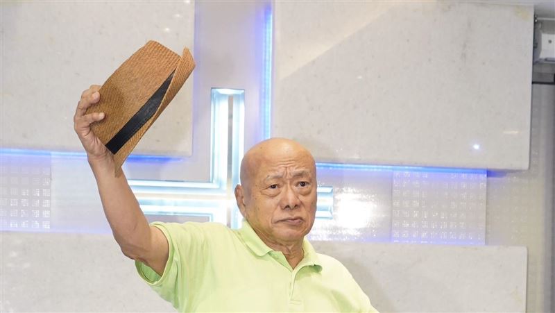 凌峰娶「小31歲嫩陸配」　心疼亞亞發聲了