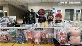 ▲竹聯幫明仁會王姓幫眾對詐騙案被害人二次剝皮，警方在張姓金主住家查扣高價公仔及超跑。（圖／記者楊忠翰攝影）