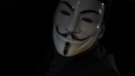 虛擬貨幣被駭客盜走的事件愈來愈多，顯示資安危機。（圖／Pixabay）