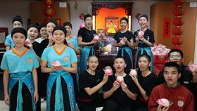 ▲國立臺灣戲曲學院為戲曲祖師爺唐明皇穿新衣慶生祝壽。（圖／國立臺灣學院提供） 