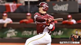 ▲中職36年例行賽，樂天桃猿指定打擊林泓育打回全場唯一分數。（圖／記者劉彥池攝影） 