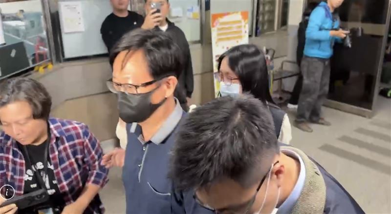 國民黨三重區黨部執行長羅大宇。(圖/翻攝畫面)