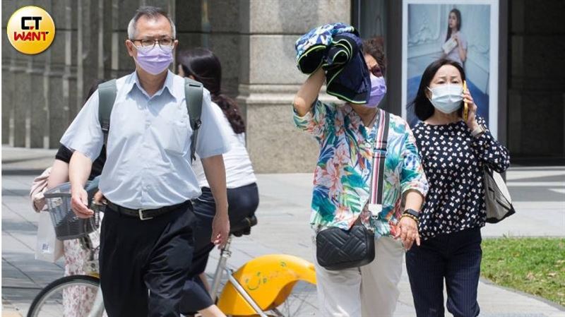 「高溫假」有譜？氣象署最快這時送行政院