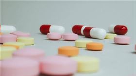 美國總統川普15日簽署一項行政命令，旨在降低全國處方藥價格。（示意圖／翻攝Pexels）