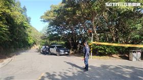 ▲北市華男陳屍泉源路旁樹林內。（圖／翻攝畫面）