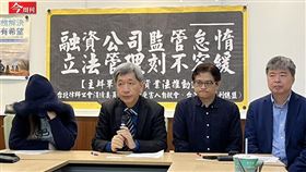 借15萬實拿10.5萬，連本帶利還19萬...信用小白陷負債輪迴！租賃三雄納管《金保法》能終結高利放貸亂象？（圖／今周刊）