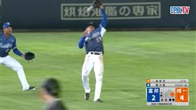 ▲富邦悍將2局下單局出現3次失誤。（圖／擷取自CPBL TV） 