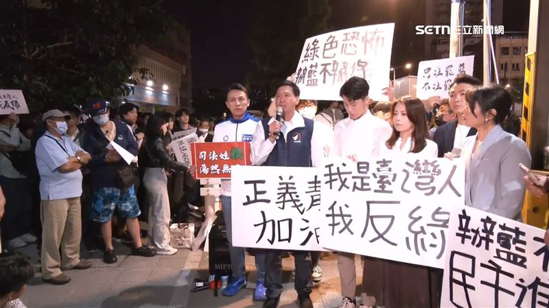 國民黨去年初「以罷制罷」，爆發偽造文書等醜聞。（圖／資料照）