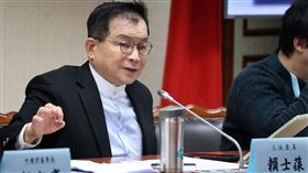 國民黨立委賴士葆聲援國民黨青年軍時說，「他們即便犯了錯，那最多就偽造文書啊，你有看過過去偽造文書這麼嚴重嗎？偽造文書判非常輕啊！」（圖／翻攝自賴士葆臉書）