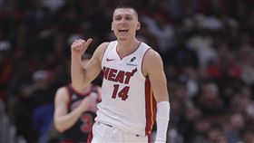 ▲「英雄哥」希洛（Tyler Herro）攻下全場最高38分，熱火附加賽淘汰公牛。（圖／美聯社／達志影像）