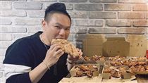 獨／超哥夫妻爆偽造文書　經紀人7字發聲