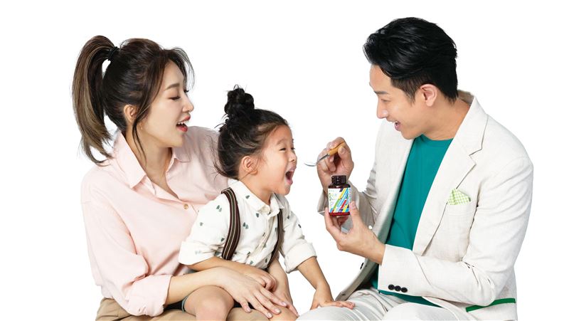 超萌星二代+1　金鐘男配4歲兒被讚：天才