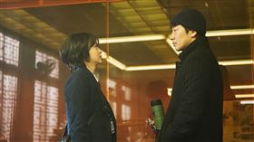 ▲孫錫久（右）和金多美合作新劇。（圖／Disney+提供） 