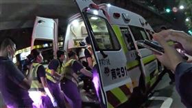 60歲老翁，飯後散步，失去意識昏倒，台中警消，接力搶命CPR，10分鐘救回(圖／翻攝畫面)