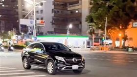 違停,賓士,豆漿店