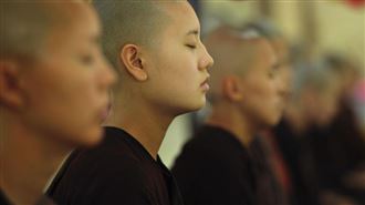 拿功德箱砸人頭破血流！尼姑：我學歷很高