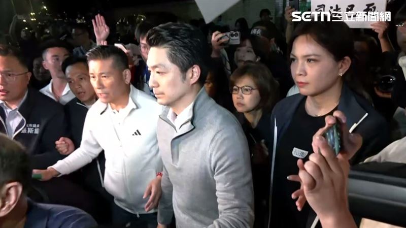 「蔣萬安把自己當皇帝」她怒批：令人作嘔