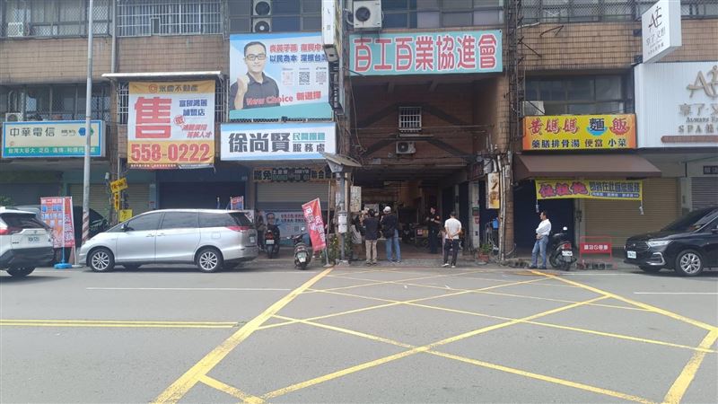 檢調目前正在「高雄雙罷劫」連署站搜索中。（圖／翻攝畫面）