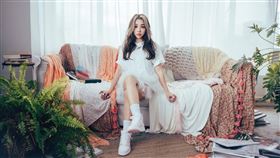 艾薇推出新專輯。（圖／環球音樂提供）