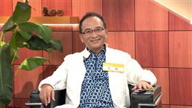 孔鏘飽受糖尿病、白內障等疾病所苦。（圖／年代提供）