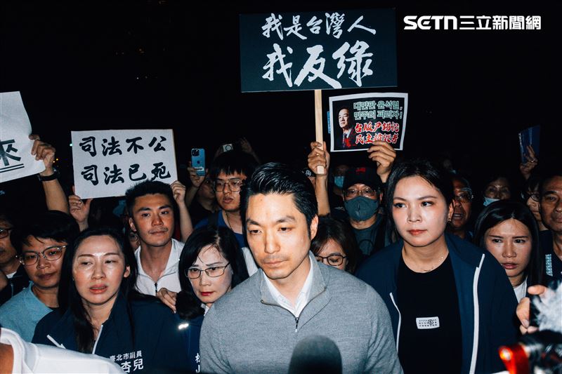 蔣萬安昨晚前往北檢違法陳抗，還建議立院推動倒閣。（圖／記者楊士誼攝影）