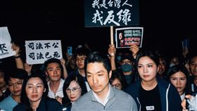 國民黨17日晚間北檢前抗議，蔣萬安到場（圖／記者楊士誼攝影）