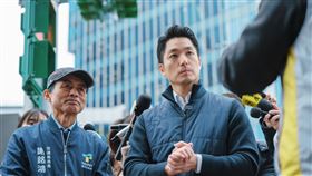 簡舒培揭露，蔣萬安公然違法衝北檢，其實就是為了回報國民黨台北市黨部主委黃呂錦茹的「惜命命」。（圖／翻攝自蔣萬安臉書）