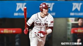 ▲中職36年例行賽，樂天桃猿捕手宋嘉翔代打敲出安打。（圖／記者劉彥池攝影）