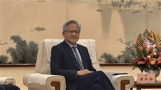 黃仁勳親點最愛手機　外觀、配色曝光