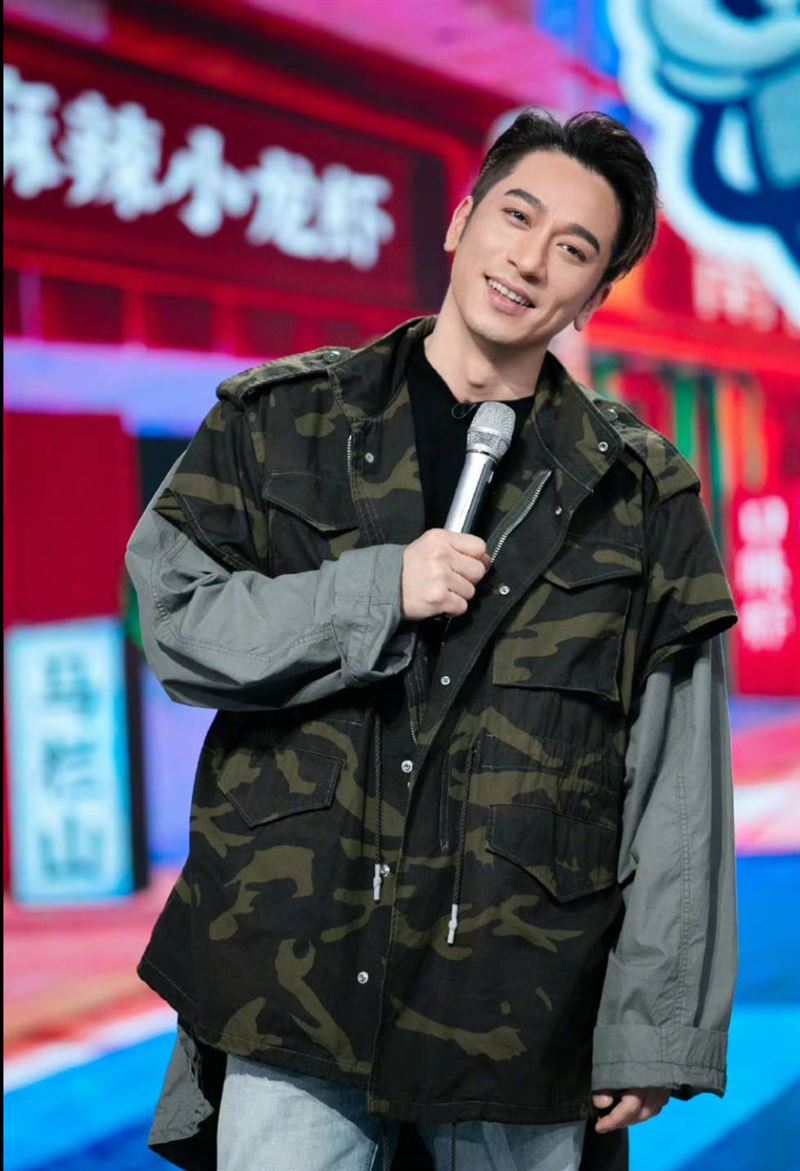 吳卓羲演唱歌曲大走音。（圖／翻攝自微博）