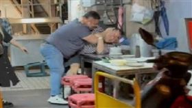 台中小吃店爆發打架衝突，2名男子酒後因排隊點餐起爭執，竟失控互毆遭法辦。（圖／翻攝Threads）