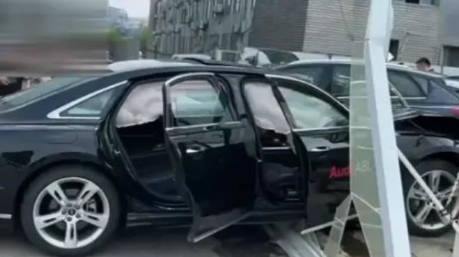 男試駕奧迪、賓士撞毀5車　車廠損失356萬