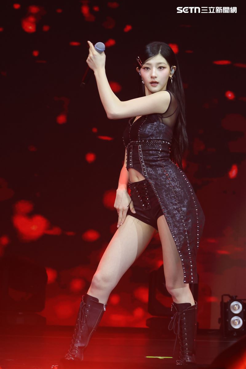 韓國女團KISS OF LIFE台北國際會議中心開唱。（圖／記者鄭孟晃攝影）