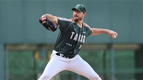 ▲台鋼雄鷹洋投艾速特8局投出8次三振。（圖／台鋼雄鷹提供）