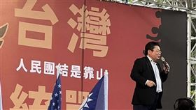 矢板明夫說，現在全世界都在看著台灣，台灣人民是選擇讓台灣成為「世界的一員」，還是變成「中國的台灣」？希望大家都能用自己的連署簽名，把台灣導回正確的方向！（圖／翻攝自矢板明夫臉書）