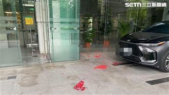 新／北市婦突闖交通部　朝正門口丟擲鞭炮