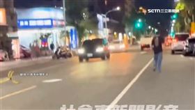 喝醉男失控丟拒馬、三角錐　來車險撞