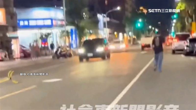 喝醉男失控！「丟拒馬、三角錐」來車險撞