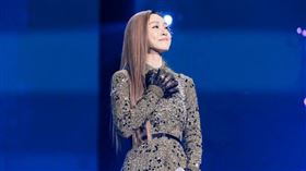 范瑋琪哽咽下跪（圖／翻攝自微博）